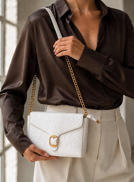 TANN IN Genuine Leather bag with metal chain